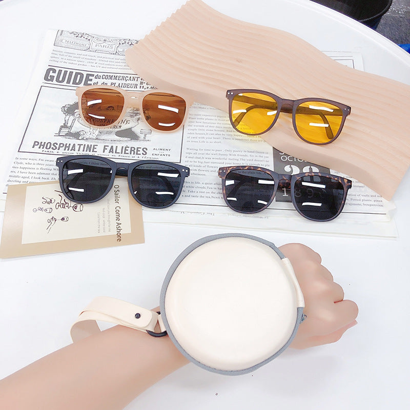 🕶️ Trendy Foldable TR Polarized Sunglasses for Women - Compact & Stylish