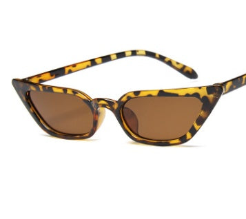 🕶️ Vintage Luxury Women's Sunglasses - Designer Eye Shades for Summer
