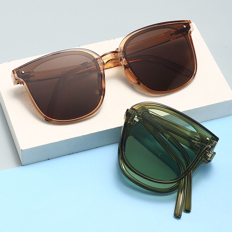 🕶️ Folding Sunglasses - Summer Beach Fashion Sun Protection Glasses